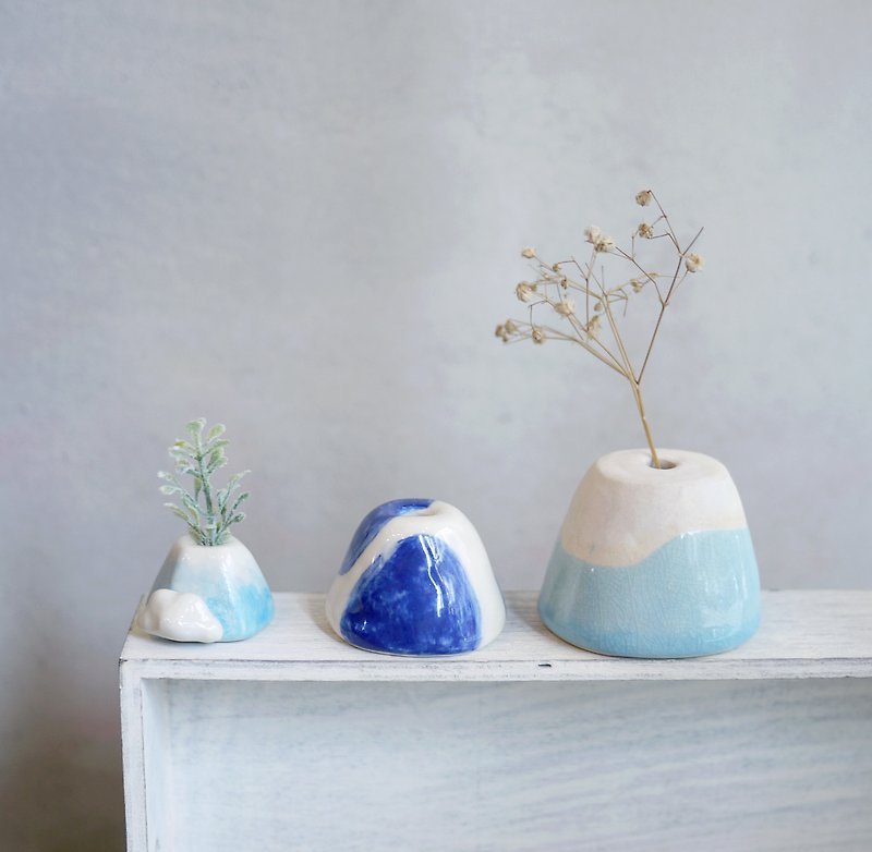 Goody Bag - Blossoming Fuji flower pot - Pottery & Ceramics - Porcelain Blue