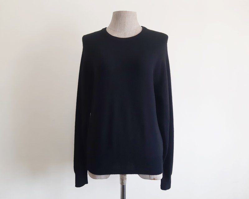 Medium Vintage Black Cashmere Sweater Womens Knit Sweater Pullover Sweater M - 女毛衣/針織衫 - 其他材質 黑色