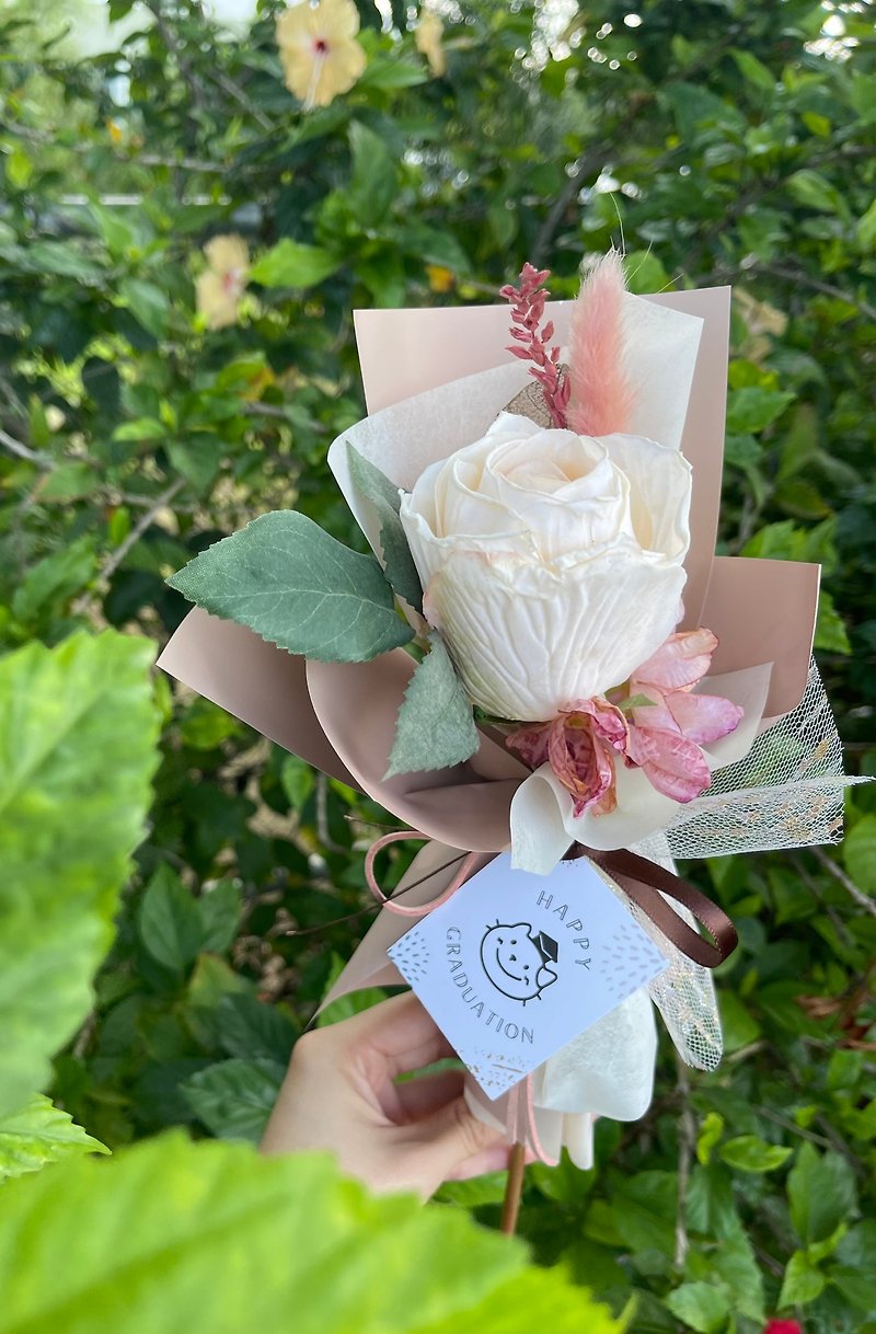 One Rose Diffuser Bouquet－Korean Design/Graduation Bouquet/Realistic Flowers/Diffuser - ช่อดอกไม้แห้ง - พืช/ดอกไม้ สึชมพู