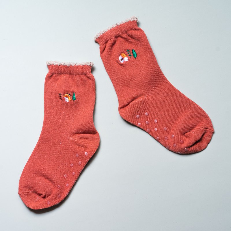 Home 我家 | 刺繡棉襪 童襪 莓果紅 - 襪子 - 棉．麻 紅色