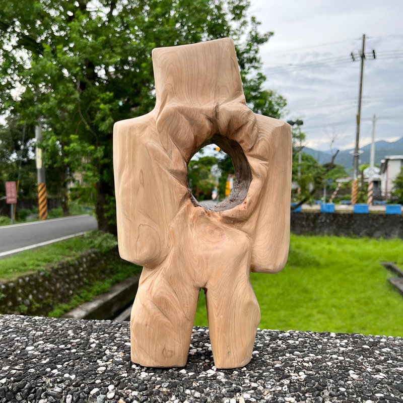 The Hollow One　台灣黃檜　雕刻件 - 擺飾/家飾品 - 木頭 卡其色