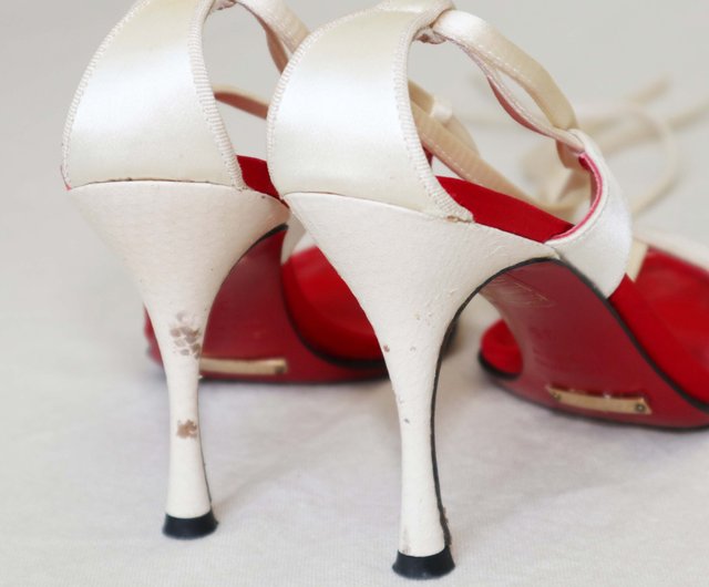 カボチャヴィンテージ。 DOLCE＆GABBANAレッドレースアップハイヒール