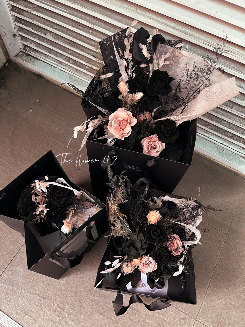 /The flower 42 Valentine’s Day Eternal Black Pink Bouquet Large - Dried Flowers & Bouquets - Plants & Flowers Black