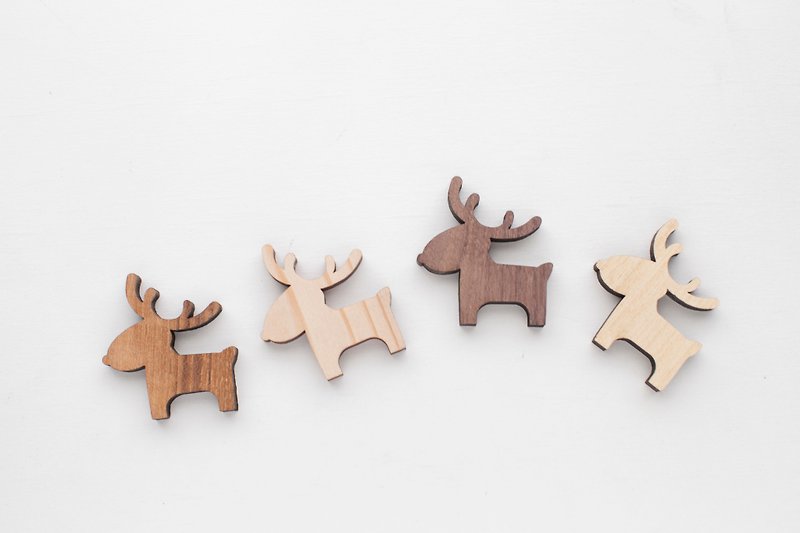 客製化聖誕節姓名禮物柚木/胡桃木原木深色造型木片 - 小麋鹿 - 鑰匙圈/鑰匙包 - 木頭 咖啡色