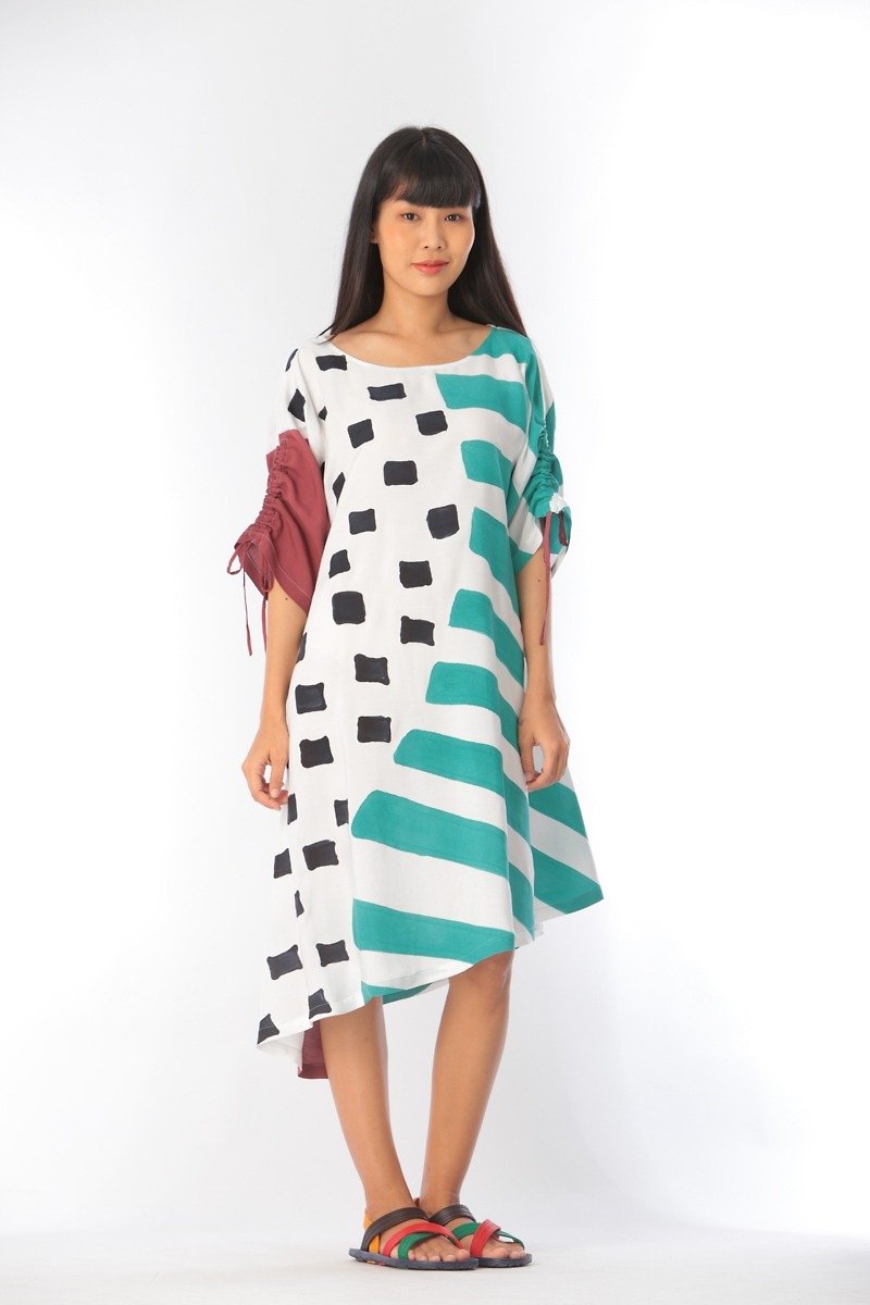 Short Dress Cotton Rayon Hand Painted for Summer resort vacation - ชุดเดรส - ผ้าฝ้าย/ผ้าลินิน สีเขียว