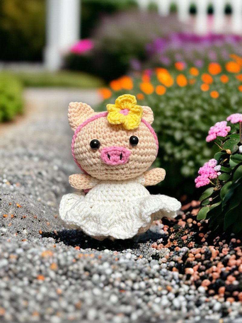 Hand knitted piggy - ตุ๊กตา - งานปัก 