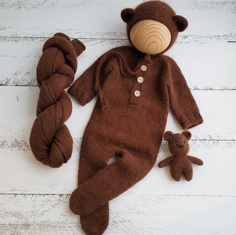 Newborn Brown Bear bonnet and stuffed toy, Knitted baby photo prop - 嬰兒手鍊/飾品 - 羊毛 咖啡色