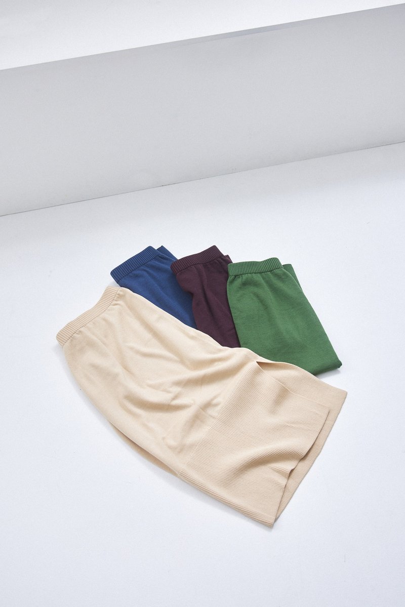 EVOPURE+ IVY oyster yarn seamless knitted slit knee-length skirt- Khaki - กระโปรง - วัสดุอื่นๆ สีกากี