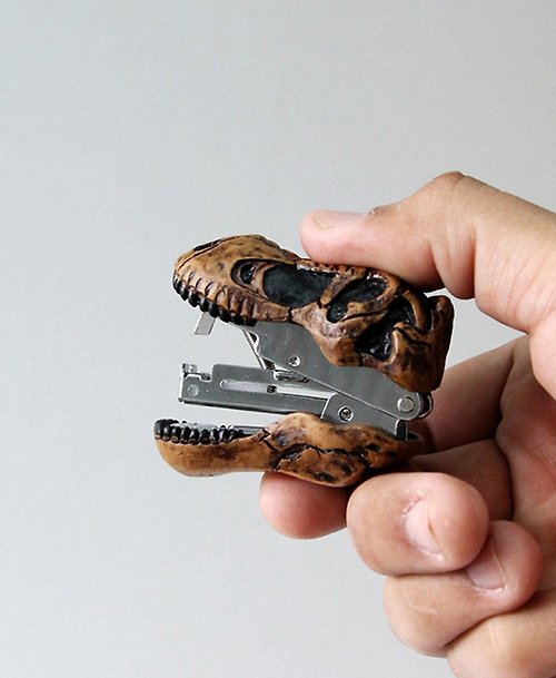 SÜSS Living生活良品 日本Magnets侏儸紀系列 恐龍化石造型10號針小釘書機
