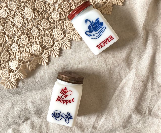1960-70年代のアメリカのミルクグラスペッパーポットハットパターン - ショップ Loop Vintage 調味料入れ - Pinkoi