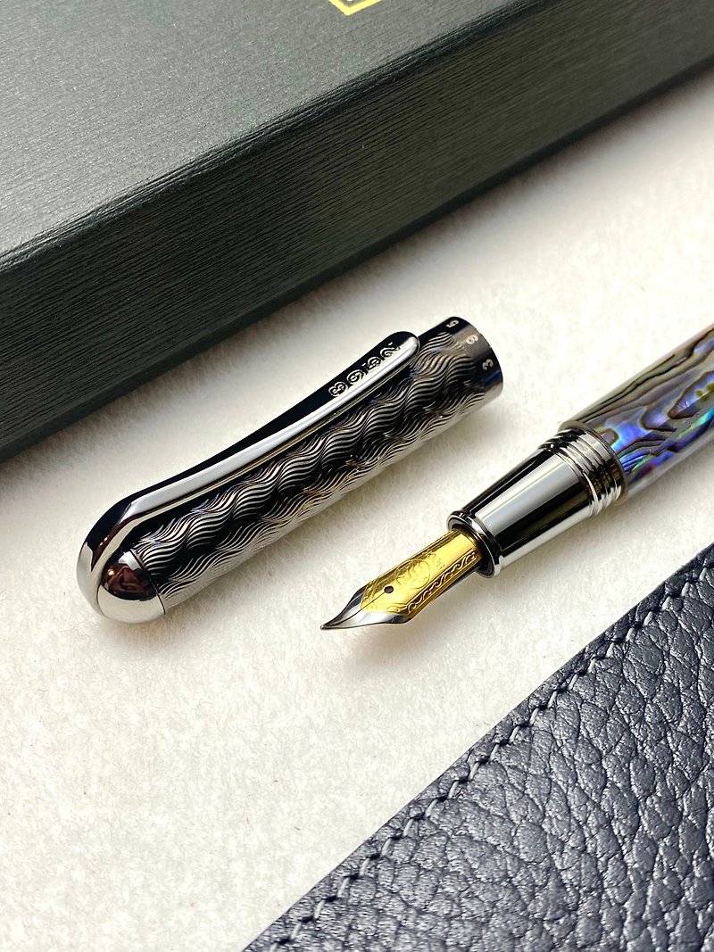 3952 Old Goat-噍哖carefully selected abalone shell two-color calligraphy steel-point pen - Fountain Pens - Other Materials 