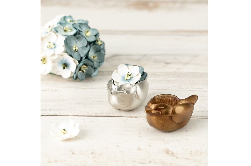 Baby Bird - Brass (without moss) - Plants - Other Metals Brown