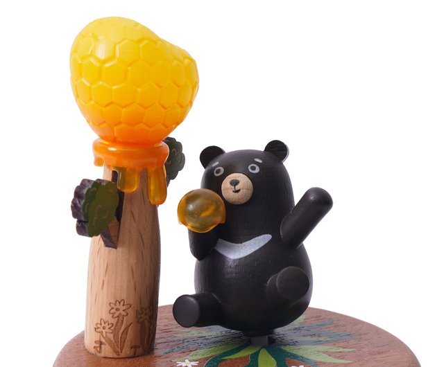 リトルブラックベアはハチミツが大好き】 クロクマが光る