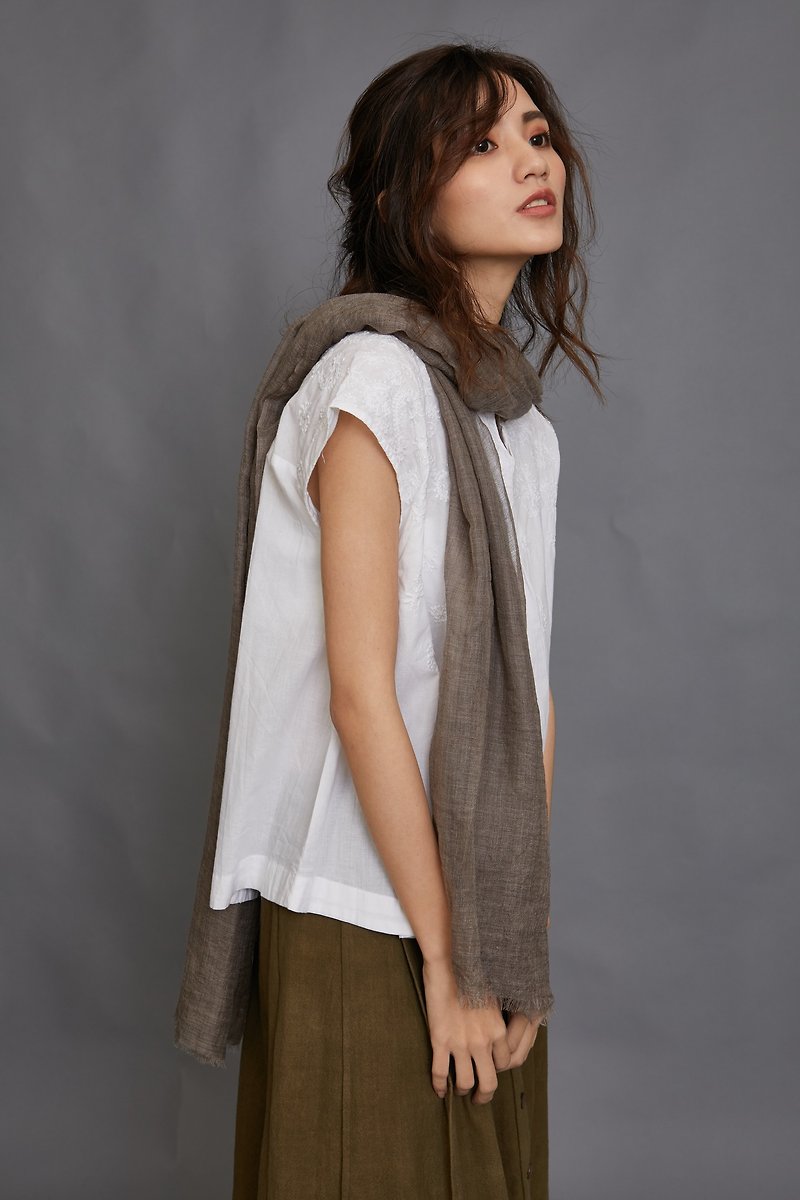 light cashmere scarf-fair trade - ผ้าพันคอถัก - ผ้าไหม สีเทา