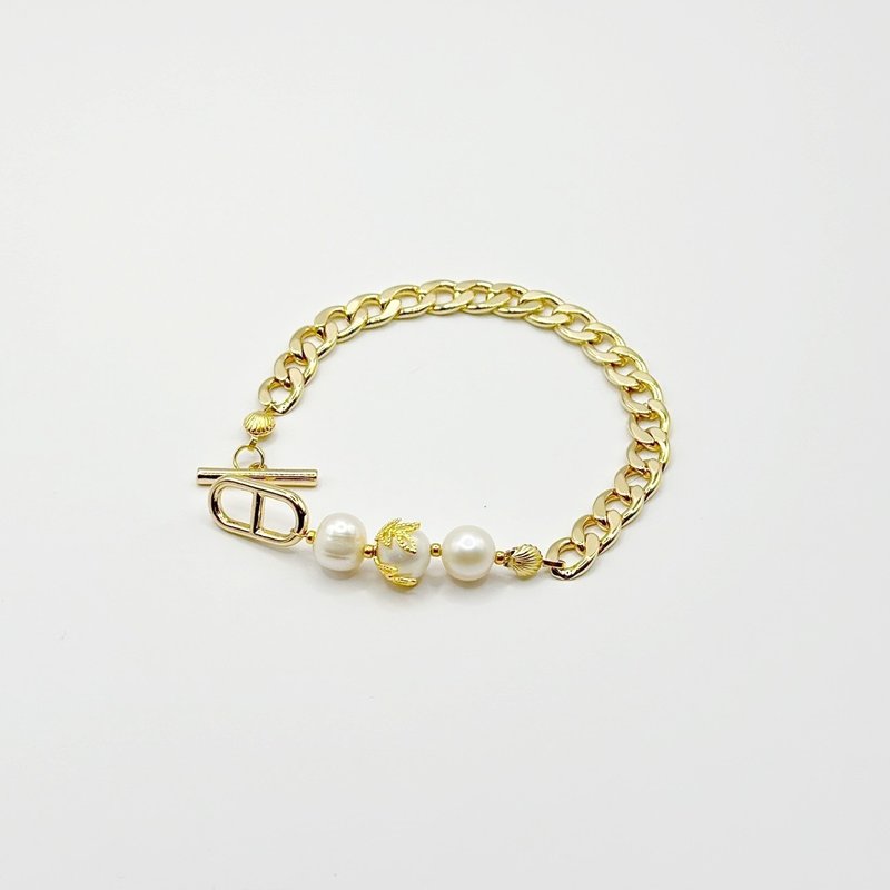 VenusVenus~Smile Series Natural Pearl Style Bracelet~Recommended Christmas Gift Exchange - สร้อยข้อมือ - ไข่มุก สีทอง