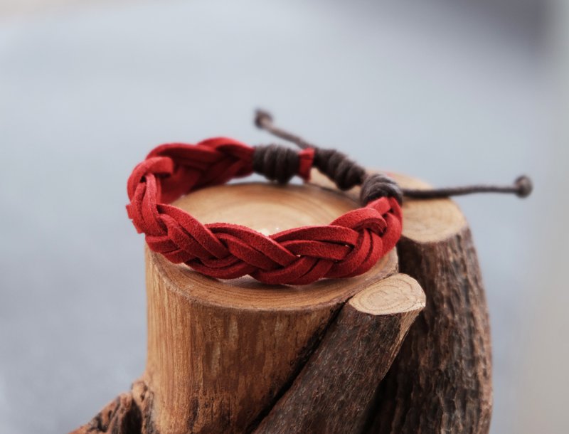 Red suede cord braided adjustable bracelet - สร้อยข้อมือ - วัสดุอื่นๆ สีแดง