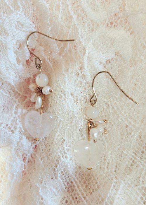 Fashion Museum Accessories 時尚博物館首飾 【聖誕禮盒】【滿額優惠】天然白水晶淡水珍珠銅電金耳環可改耳夾