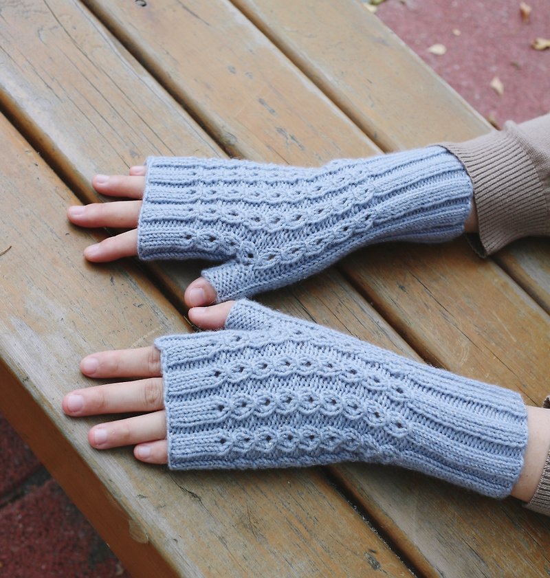 ChiChi Handmade-Clear Water Blue-Wool Hand Knitted Gloves - ถุงมือ - ขนแกะ สึชมพู