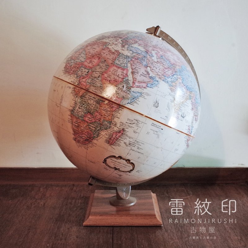 REPLOGLE 12" USA Handmade Rare Antique Beige Embossed Globe Wooden Stand - ของวางตกแต่ง - กระดาษ สีกากี