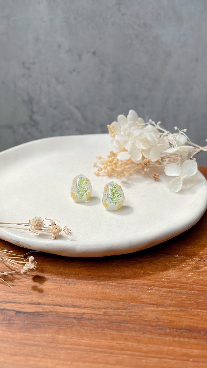 Fresh green silver earrings/ clip on - Earrings & Clip-ons - Plants & Flowers Green