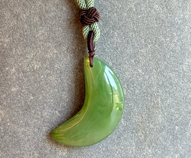 翠月承心 - 福氣玉光シリーズ - 台湾デザイン彫刻翡翠ペンダント