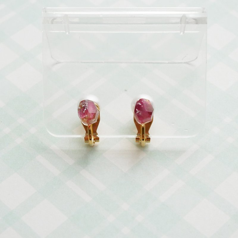 Earrings of rose - Earrings & Clip-ons - Resin Red