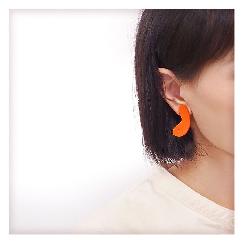 Zucchini Persimmon 001 Japanese Minimalist Handmade Polymerclay Earrings - ต่างหู - วัสดุอื่นๆ สีส้ม