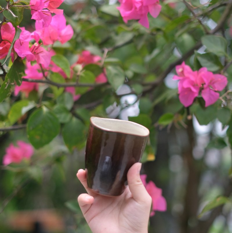 陶作坊│工藝商品 小手感杯 彩釉 - 茶壺/茶杯/茶具 - 陶 咖啡色