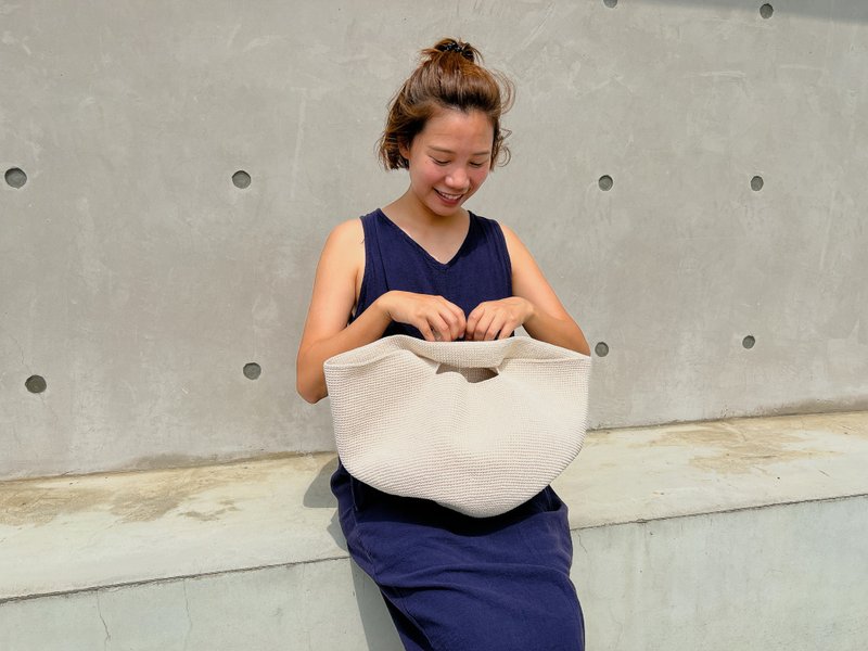 Reena white cotton handwoven bag chokdee - กระเป๋าถือ - ผ้าฝ้าย/ผ้าลินิน ขาว