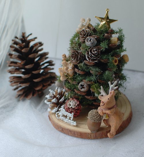 DIY Everlasting Cedar Christmas Wreath Material Set - Shop mellowartstudio  Plants & Floral Arrangement - Pinkoi