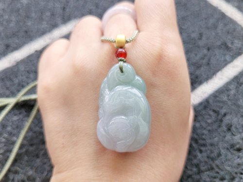 螺絲帽帽工作室 【親翠】天然翡翠 冰睛漸層牛奶底厚裝九尾狐調整式繩鏈 桃花人緣