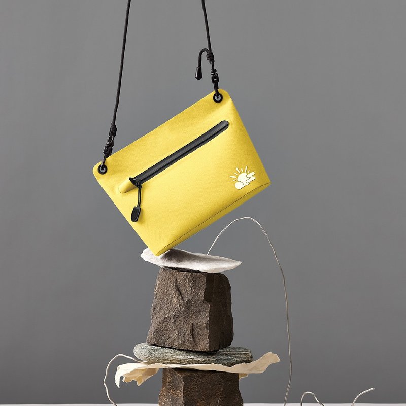 Waterproof bag-yellow (mobile phone bag/small bag/side bag/crossbody bag/carry-on bag/travel carry-on bag) - กระเป๋าแมสเซนเจอร์ - วัสดุกันนำ้ สีเหลือง