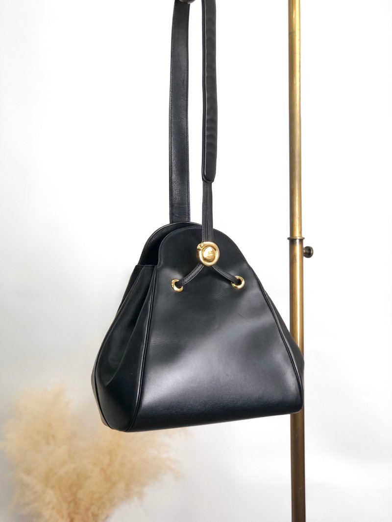 【 日本直送　名牌中古包 】Cartier カルティエ ショルダーバッグ ブラック パンテール レザー ワンショルダーバッグ vintage  ascpah - 側背包/斜背包 - 真皮 黑色