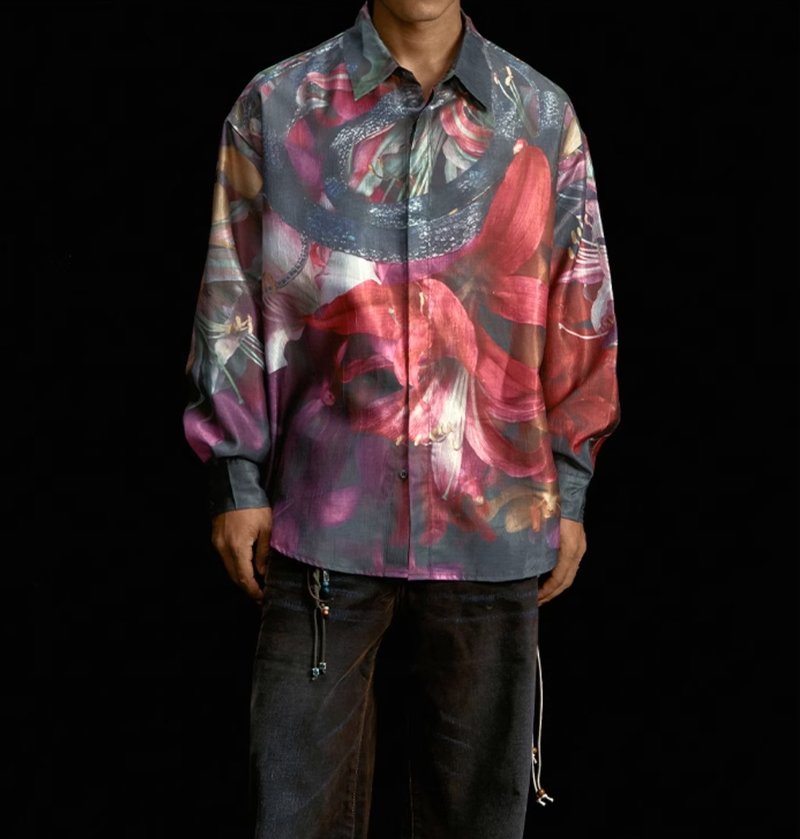 CONP x Nobuyosh Araki floral print faux silk shirt - เสื้อเชิ้ตผู้หญิง - วัสดุอื่นๆ หลากหลายสี