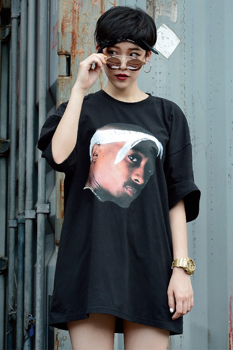 HWPD│2Pac image-Shoulder short Tee black (refer to Kanye West/Yeezy/Justin Bieber) - เสื้อยืดผู้ชาย - ผ้าฝ้าย/ผ้าลินิน สีดำ