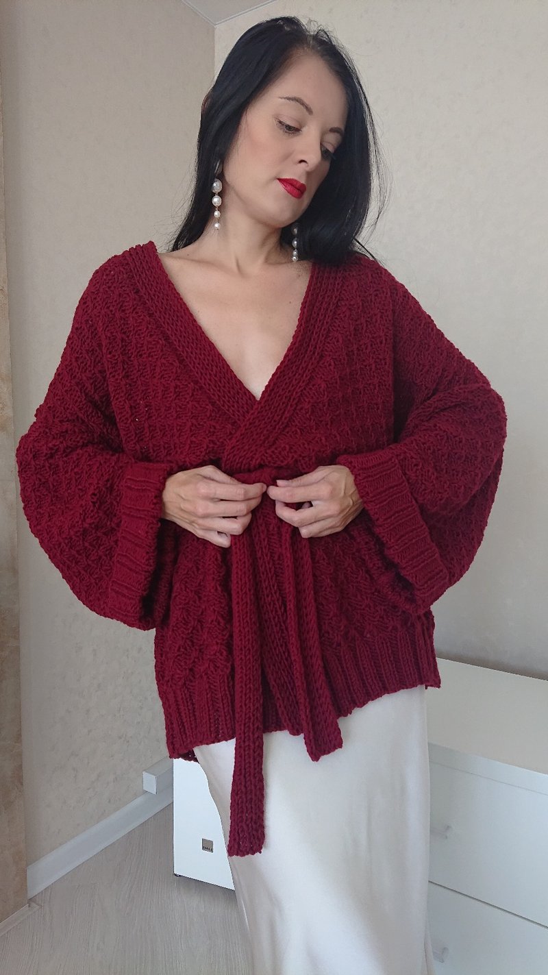 Knit kimono with belt Hand knit jacket Wool cardigan burgundy Sweater for women - สเวตเตอร์ผู้หญิง - ขนแกะ 