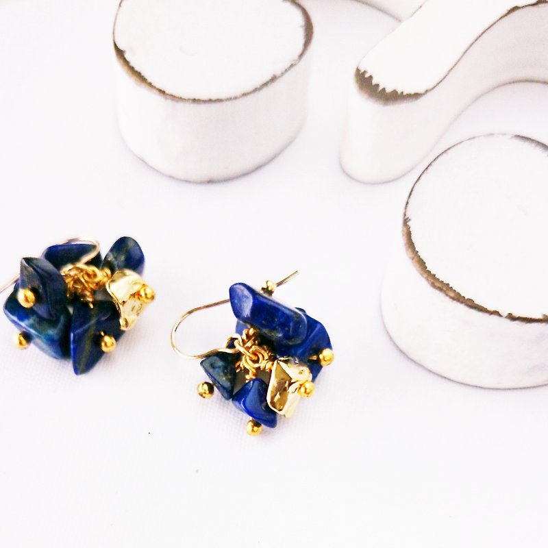 14kgf * Lapis lazuli gold accented pierce / earring - Earrings & Clip-ons - Gemstone Blue