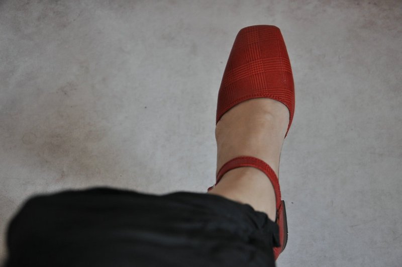 Red handmade leather sandels ,shoes - รองเท้าหนังผู้หญิง - หนังแท้ 