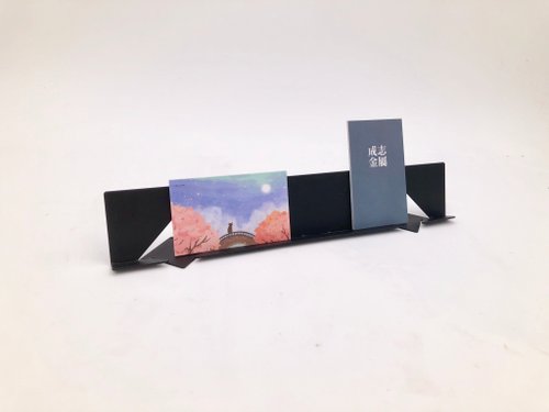 YCY：設計款信箱、金屬製品、設計傢俱、魔劍、妖刀，提供頂精緻的好選項 極質感 沙發形長名片架 可奢華地放一副名片也能整齊放2-3組名片