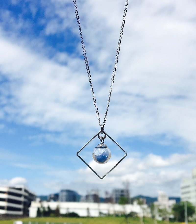 Luminous stone luminous glass ball white steel necklace - Necklaces - Glass Blue