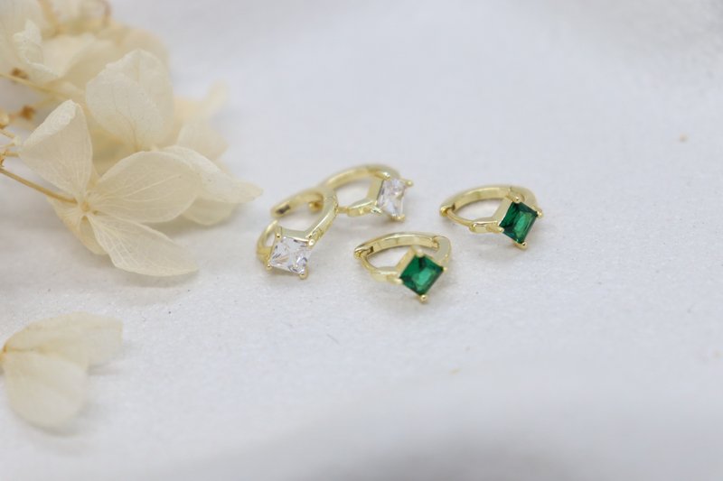 Small Rhombus Shape Cubic Zircon Diamond Hoops Diamond Shape One Touch Earrings - 耳環/耳夾/耳骨夾 - 銅/黃銅 金色