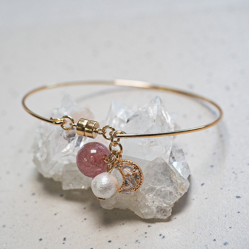 Strawberry Crystal  Magnetic  Bracelet - Bracelets - Other Metals Red