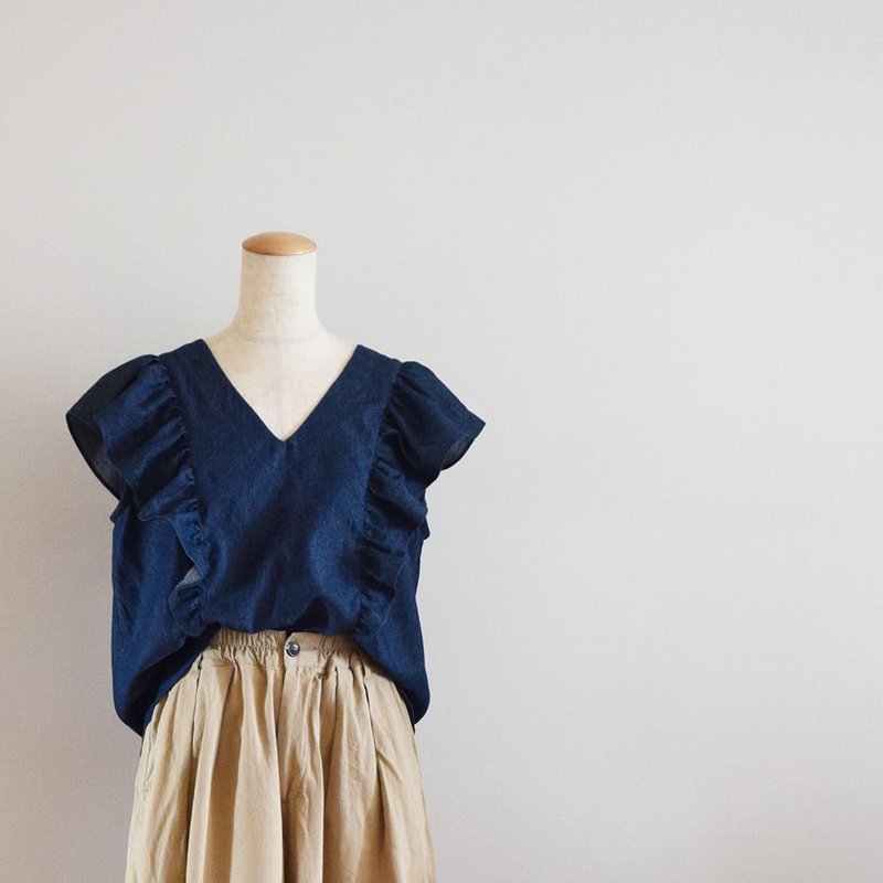 Denim butterfly sleeve blouse dark blue made-to-order - เสื้อเชิ้ตผู้หญิง - ผ้าฝ้าย/ผ้าลินิน สีน้ำเงิน