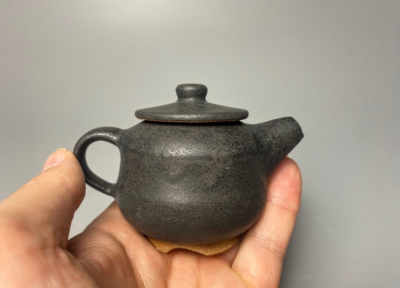 Teapot - 花瓶/花器 - 陶 