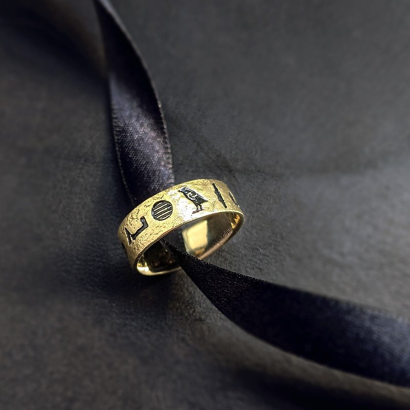 埃及系 -療癒小語- 象形文黃銅寬戒指 客製化刻字 - 戒指 - 其他金屬 金色