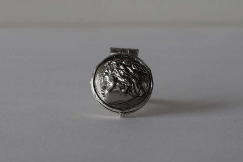 Engel Locket Ring - 戒指 - 其他金屬 
