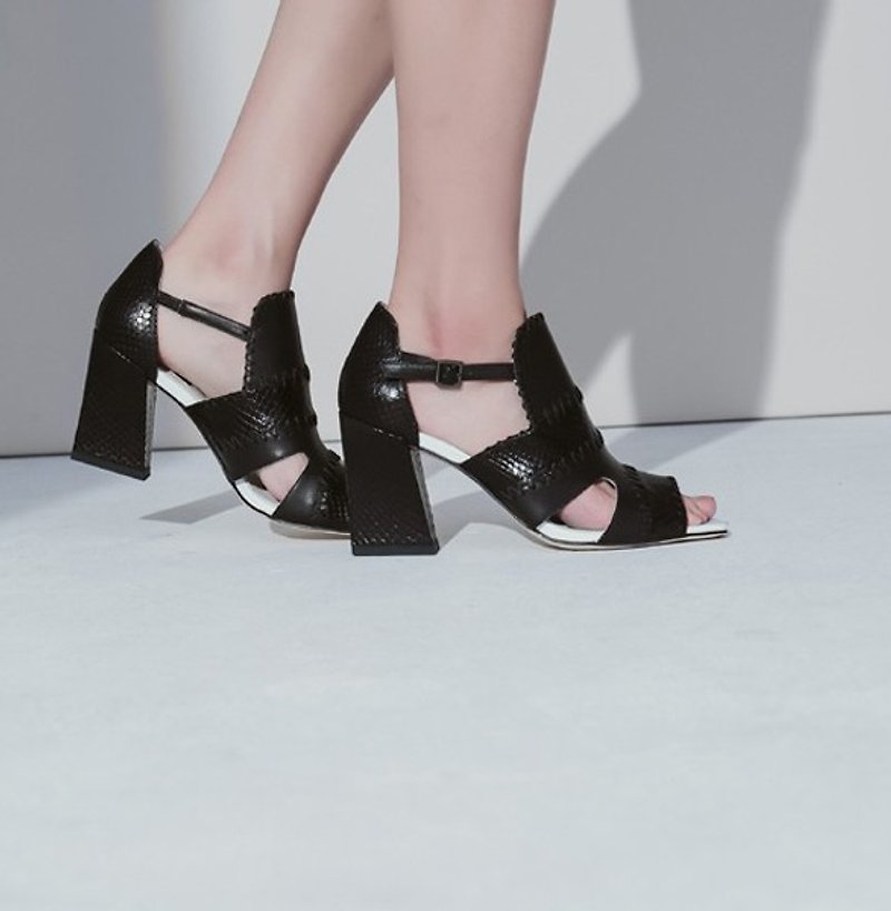 Stranded crossed toe thick with leather sandals black - Sandals - Genuine Leather Black