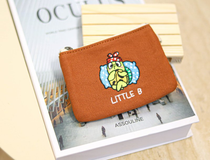 【Little B】Embroidered loose paper bag-Taiwan and overseas order place - Wallets - Cotton & Hemp Brown