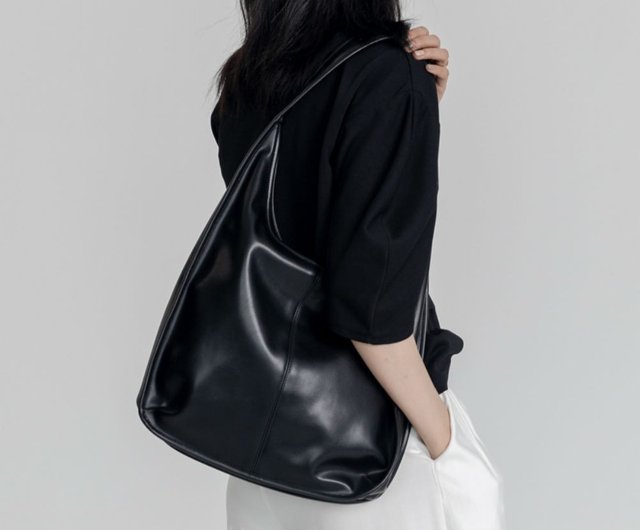 Large black bag with shoulder strap new arrivals