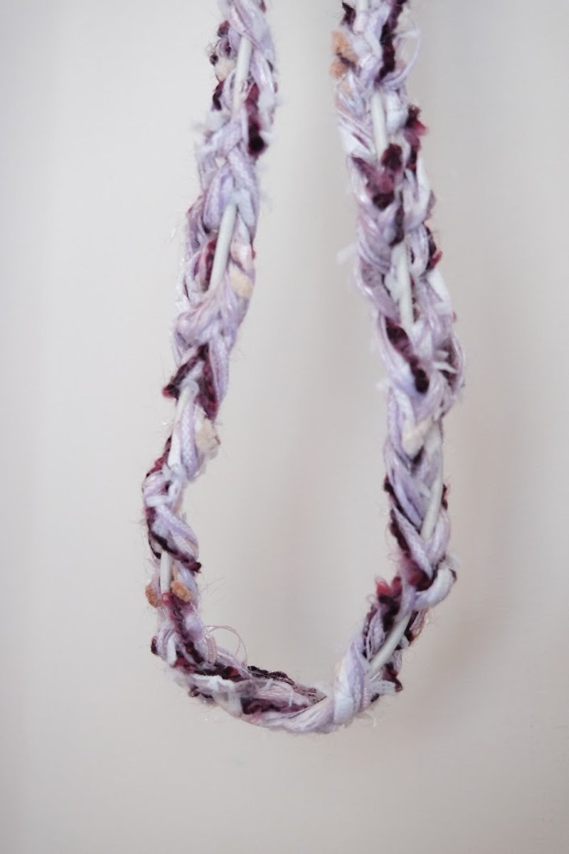 Hand-woven yarn hairband - เครื่องประดับผม - วัสดุอื่นๆ สีม่วง